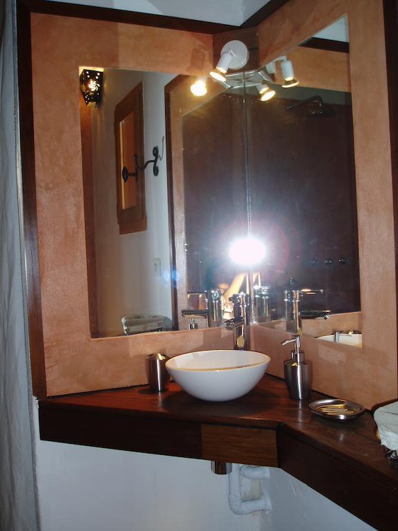 Hotel Saba à Cabrières-dʼAvignon Chambre photo