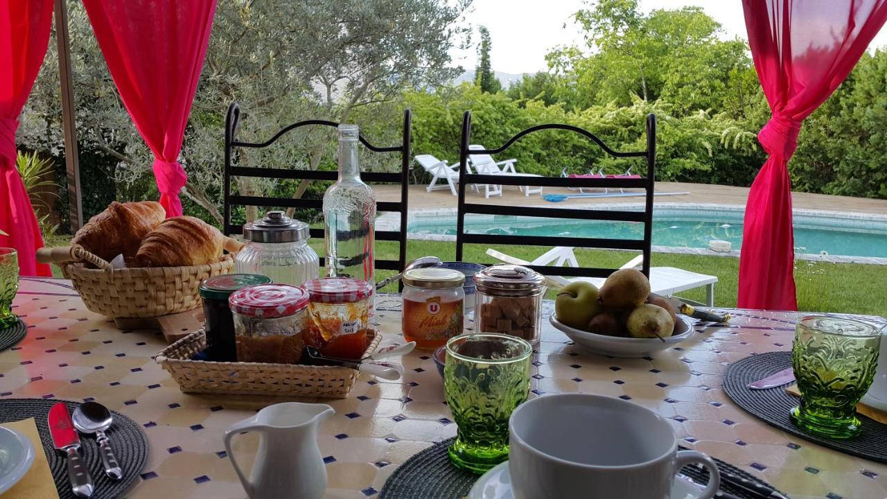 Hotel Saba à Cabrières-dʼAvignon Extérieur photo